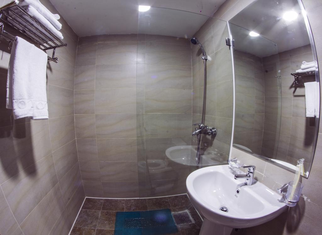 J Hotel Oelan-bator Kamer foto