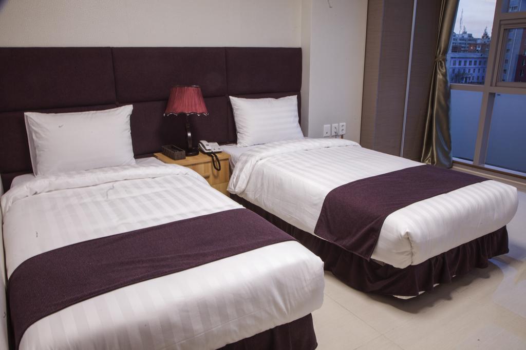 J Hotel Oelan-bator Buitenkant foto