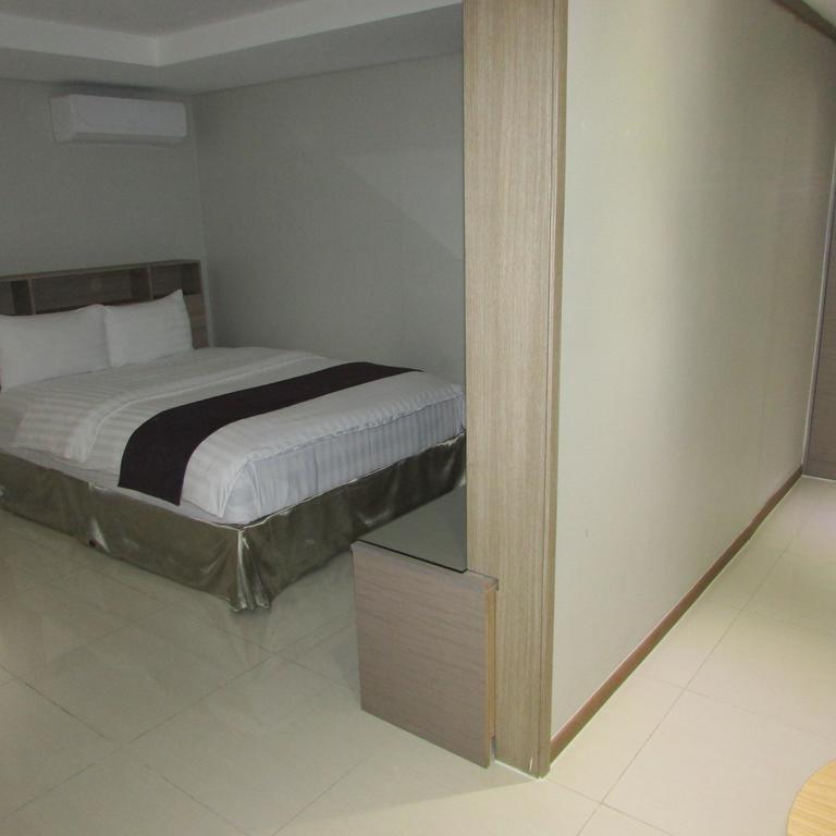 J Hotel Oelan-bator Buitenkant foto
